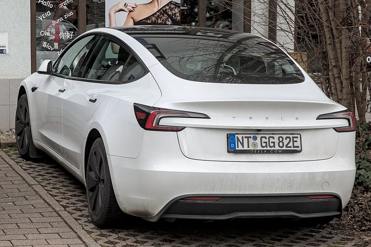 Tesla Model 3 (2023) in Filderstadt