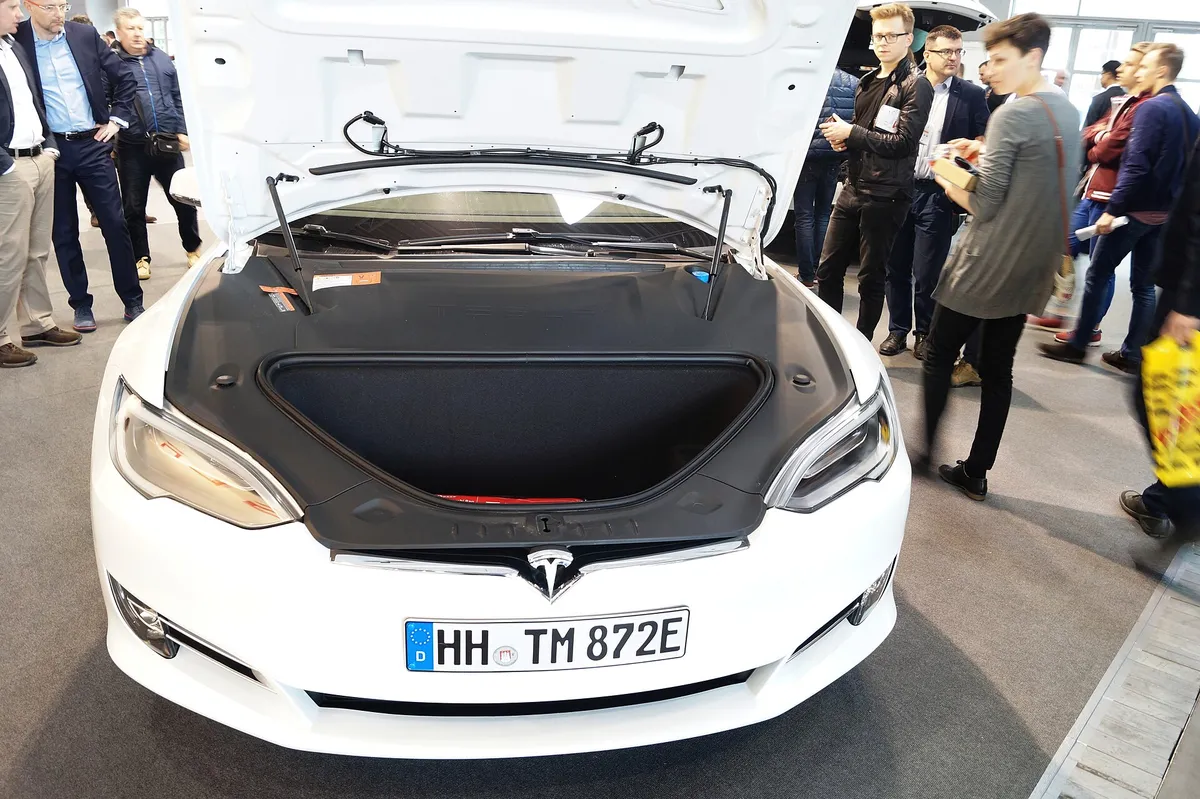 Przód/bagażnik Tesli model X na Motor Show Poznań 2017